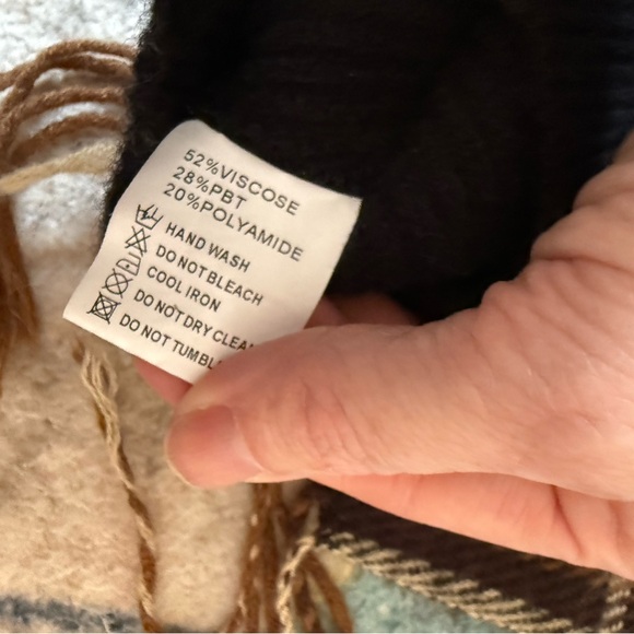 elomelo Plaid Button-Front Poncho Cape with Fringe Trim - Picture 12 of 16